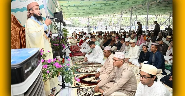 রাজারবাগে ঈদের নামাজ আদায় করলেন আইজিপি